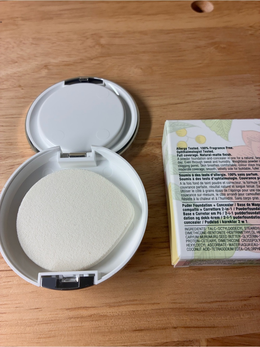 Clinique Beyond Perfecting Powder Lightweight Foundation & Concealer 11 Honey - Picture 7 of 9